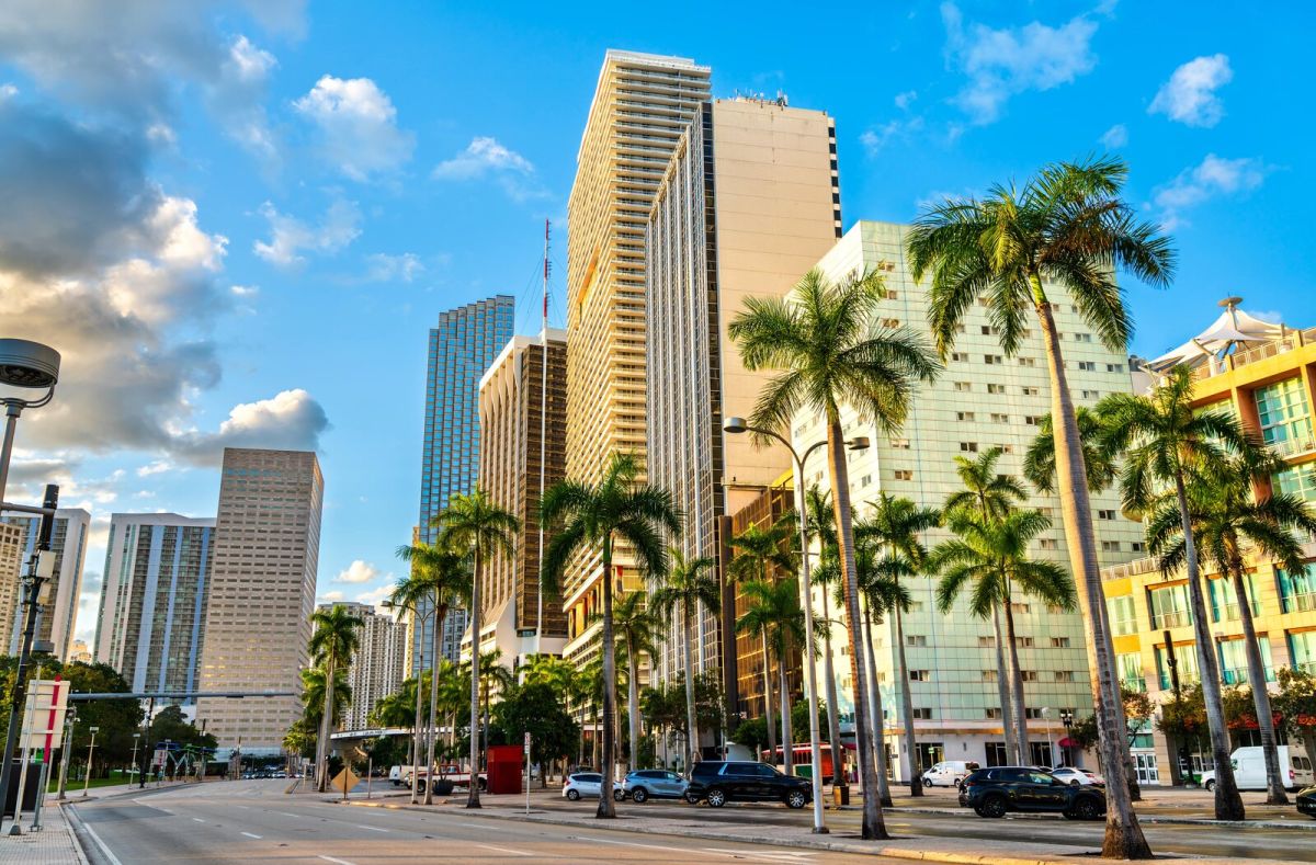 The Miami Villa Journal